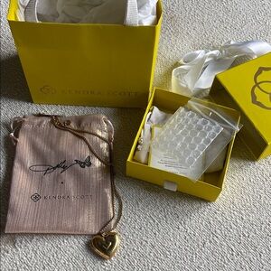 NWT Kendra Scott x Dolly Parton Gold Heart Locket Necklace